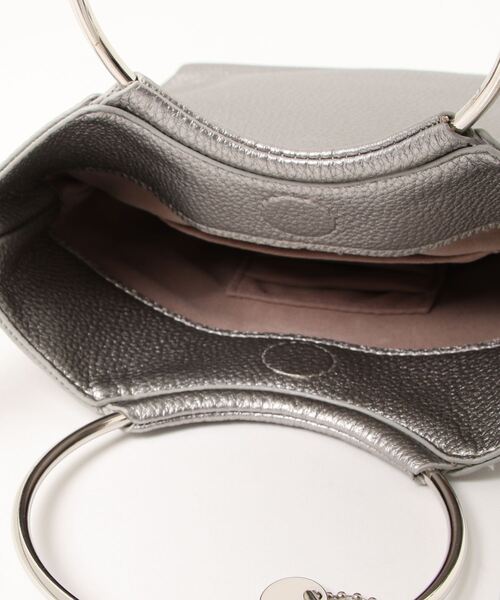 RiNc (リンク)の「【 Pisoraro / ピソラロ 】 ビッグリング フラット ポシェット(ショルダーバッグ・レディース・ブラック/シルバー/グレイッシュベージュ/パイソン・FREE)」の8枚目の写真