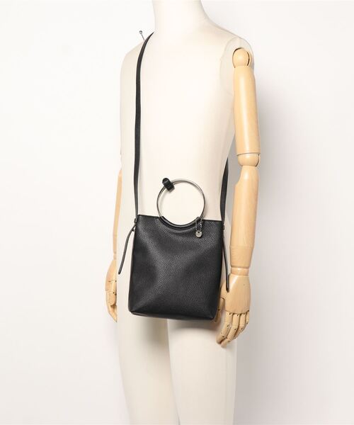 RiNc (リンク)の「【 Pisoraro / ピソラロ 】 ビッグリング フラット ポシェット(ショルダーバッグ・レディース・ブラック/シルバー/グレイッシュベージュ/パイソン・FREE)」の6枚目の写真