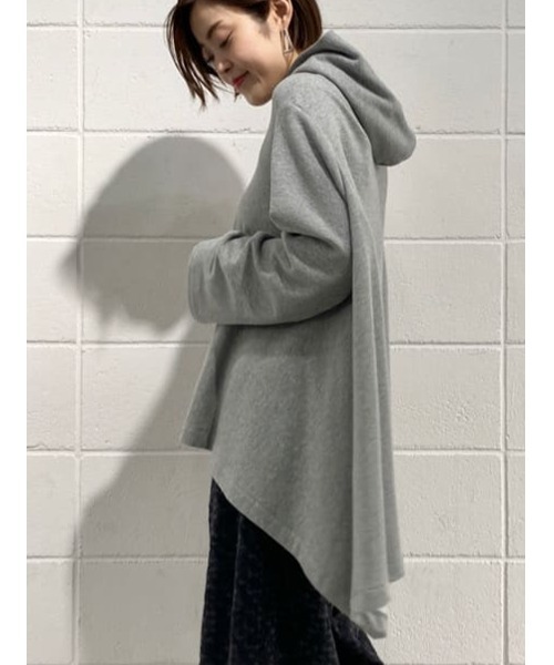 BEARDSLEY（ビアズリー）の「お袖もゆったり　インナーに重ね着もしやすいポンチョパーカー（パーカー・レディース・グレー/カーキ・FREE）」の6枚目の写真