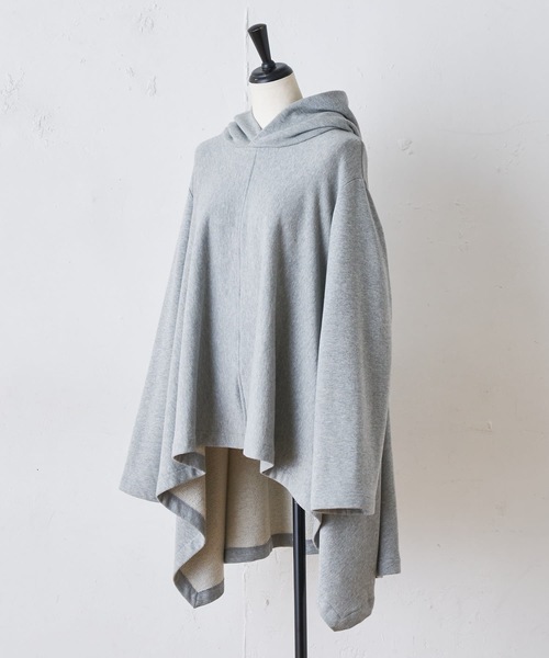 BEARDSLEY（ビアズリー）の「お袖もゆったり　インナーに重ね着もしやすいポンチョパーカー（パーカー・レディース・グレー/カーキ・FREE）」の21枚目の写真