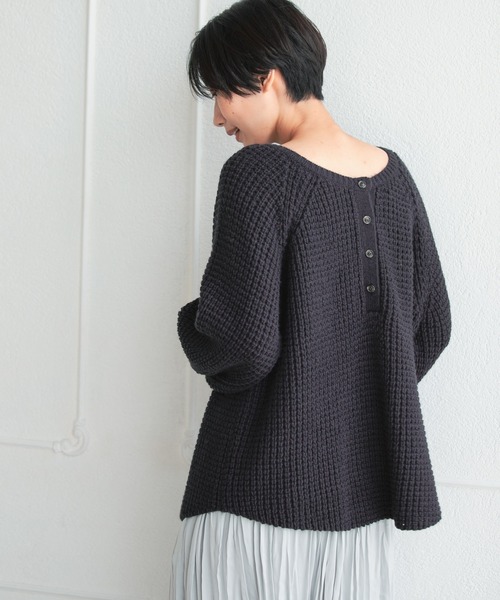 LEPSIM（レプシィム）の「5ゲージ前後着ニットプルオーバー　229722（ニット/セーター・レディース・ベージュ/ネイビー/サーモンピンク・FREE）」の2枚目の写真