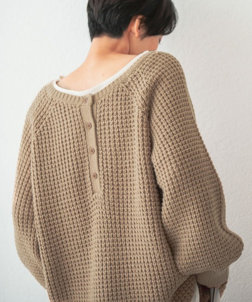 LEPSIM（レプシィム）の「5ゲージ前後着ニットプルオーバー　229722（ニット/セーター・レディース・ベージュ/ネイビー/サーモンピンク・FREE）」の10枚目の写真