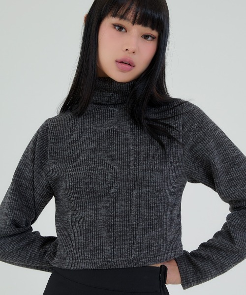 ACOVER(オコボ)の「A'GEM/9 × .kom『ACOVER/オコボ』CROPFIT TURTLE NECK LONG SLEEVE KNIT/クロップド丈 タートルネックニットセーター(ニット/セーター・レディース・アイボリー/チャコールグレー/ブラック/ネイビー・FREE)」の3枚目の写真