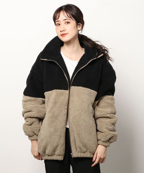 COMMON WARE(コモンウェアー)の「COMMONWARE:ビッグサイズスタンド ボアフリース ブルゾン(ミリタリージャケット・レディース・ブラック×ホワイト/ブラック×ブラック/ベージュ×ブラック・L/M/XL)」の8枚目の写真