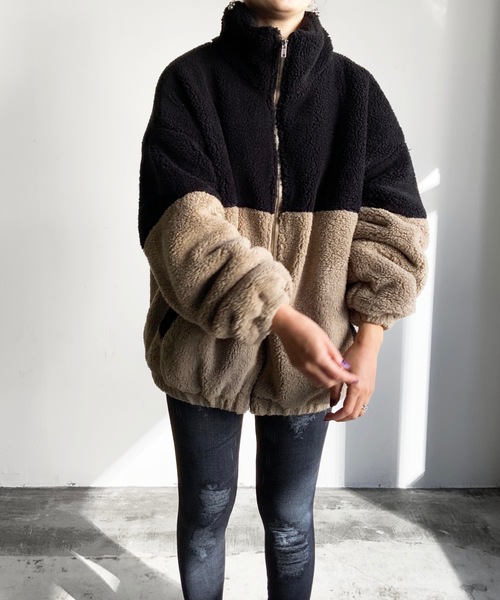 COMMON WARE(コモンウェアー)の「COMMONWARE:ビッグサイズスタンド ボアフリース ブルゾン(ミリタリージャケット・レディース・ブラック×ホワイト/ブラック×ブラック/ベージュ×ブラック・L/M/XL)」の7枚目の写真