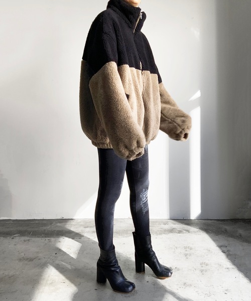 COMMON WARE(コモンウェアー)の「COMMONWARE:ビッグサイズスタンド ボアフリース ブルゾン(ミリタリージャケット・レディース・ブラック×ホワイト/ブラック×ブラック/ベージュ×ブラック・L/M/XL)」の14枚目の写真