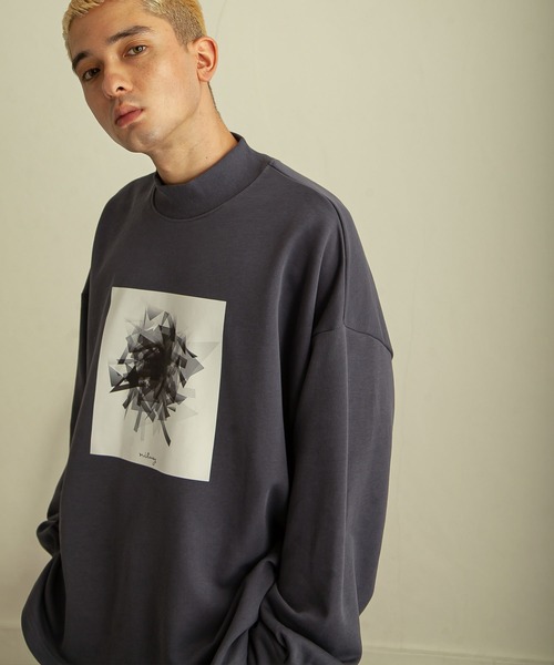 NILWAY（ニルウェイ）の「モードグラフィックオーバーサイズハイネックスウェット（スウェット・メンズ・ライトグレー系/ライトグレー系1/グレー系/グレー系1/ブルー系/ブルー系1・MEDIUM/LARGE）」の5枚目の写真