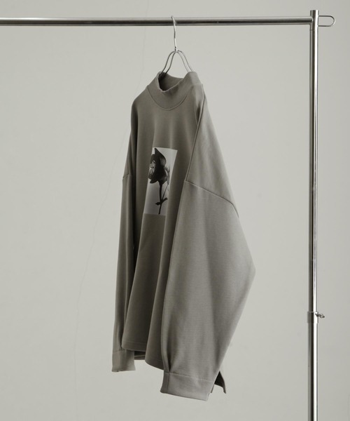 NILWAY（ニルウェイ）の「モードグラフィックオーバーサイズハイネックスウェット（スウェット・メンズ・ライトグレー系/ライトグレー系1/グレー系/グレー系1/ブルー系/ブルー系1・MEDIUM/LARGE）」の10枚目の写真