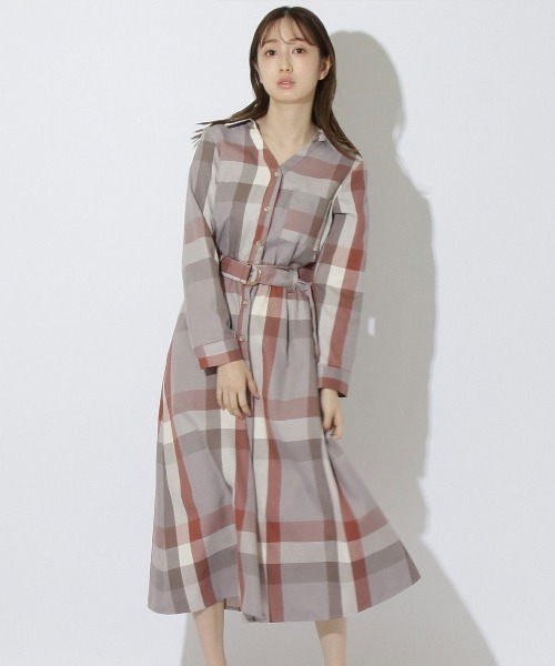 REDYAZEL(レディアゼル)の「レトロチェックワンピース(ワンピース・レディース・ベージュ/ネイビー/グリーン・SMALL/MEDIUM)」の5枚目の写真