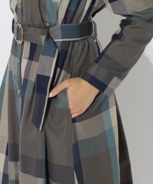 REDYAZEL(レディアゼル)の「レトロチェックワンピース(ワンピース・レディース・ベージュ/ネイビー/グリーン・SMALL/MEDIUM)」の17枚目の写真