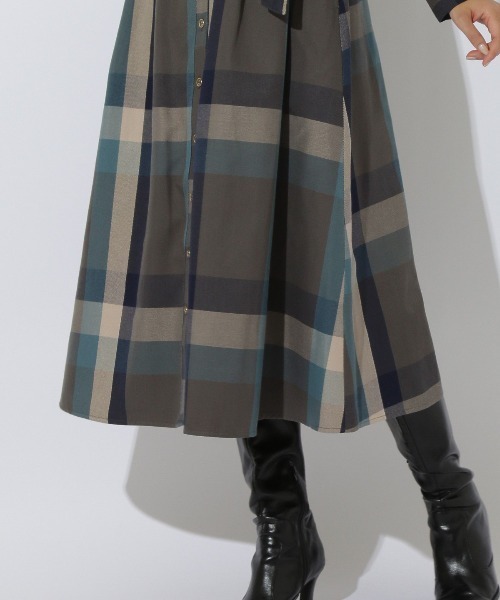 REDYAZEL(レディアゼル)の「レトロチェックワンピース(ワンピース・レディース・ベージュ/ネイビー/グリーン・SMALL/MEDIUM)」の18枚目の写真