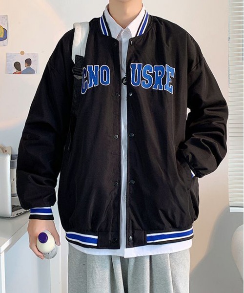 NEW GENTLEMAN（ニュージェントルマン）の「カレッジロゴ ビッグシルエット スタジャン（スタジャン・メンズ・ブラック/アイボリー・M/L）」の7枚目の写真