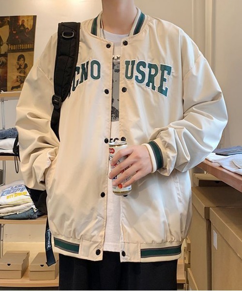 NEW GENTLEMAN（ニュージェントルマン）の「カレッジロゴ ビッグシルエット スタジャン（スタジャン・メンズ・ブラック/アイボリー・M/L）」の4枚目の写真