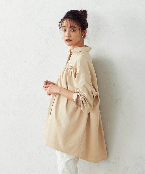 COMME CA ISM(コムサイズム)の「フリルシャツ(シャツ/ブラウス・レディース・ホワイト/ベージュ/サックスブルー・MEDIUM/LARGE)」の3枚目の写真