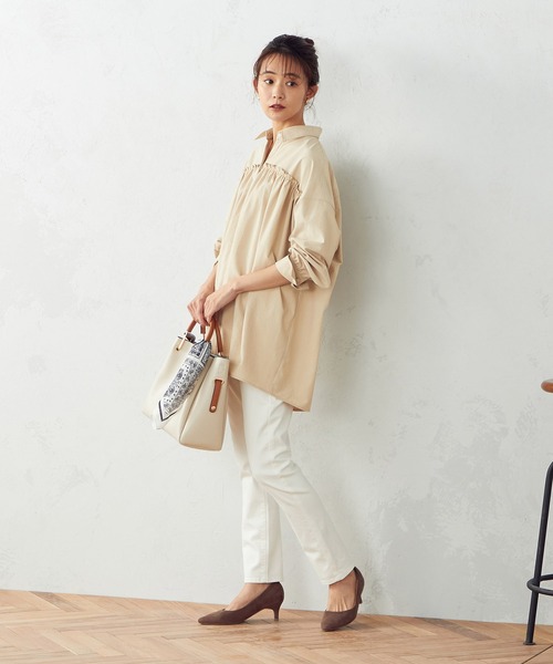 COMME CA ISM(コムサイズム)の「フリルシャツ(シャツ/ブラウス・レディース・ホワイト/ベージュ/サックスブルー・MEDIUM/LARGE)」の4枚目の写真