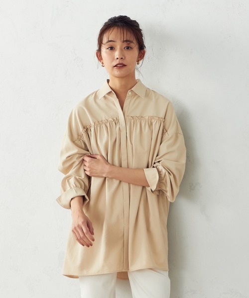 COMME CA ISM(コムサイズム)の「フリルシャツ(シャツ/ブラウス・レディース・ホワイト/ベージュ/サックスブルー・MEDIUM/LARGE)」の5枚目の写真