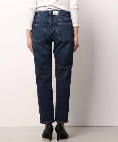 GAP（ギャップ）の「ウォッシュウェル ミッドライズ ガールフレンドデニム（デニムパンツ・レディース・インディゴブルー・23/24/25/26/27/28/29/30）」の3枚目の写真