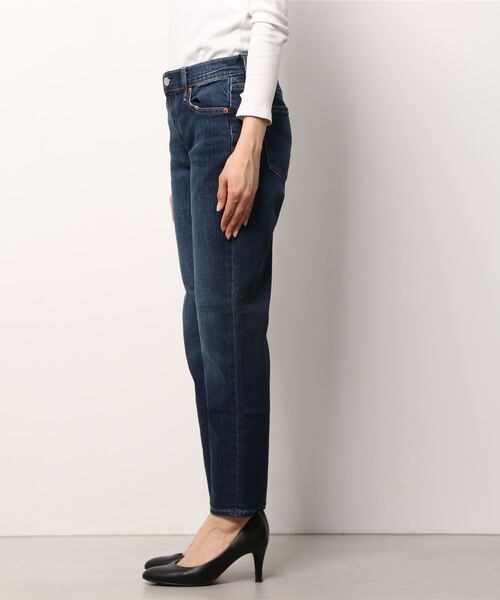 GAP（ギャップ）の「ウォッシュウェル ミッドライズ ガールフレンドデニム（デニムパンツ・レディース・インディゴブルー・23/24/25/26/27/28/29/30）」の4枚目の写真
