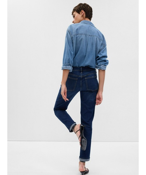 GAP（ギャップ）の「ウォッシュウェル ミッドライズ ガールフレンドデニム（デニムパンツ・レディース・インディゴブルー・23/24/25/26/27/28/29/30）」の13枚目の写真