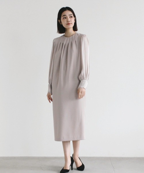 kaene（カエン）の「ネックタックデザインドレス（ドレス・レディース・ブラック/ベージュ・38/36/34）」の2枚目の写真