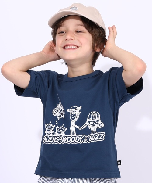 Disney(ディズニー)の「通販限定 ディズニー 990 Tシャツ 6466K(Tシャツ/カットソー・キッズ・オレンジ/ライトイエロー/スカイブルー系1/バイオレット/ライム/ネイビー/ブルー/ターコイズブルー/ベビーピンク/ベージュ/チェリーピンク/サンドベージュ/パープル/イエロー×グリーン/イエロー/ブラック系1/インディゴブルー/ブラック・120cm/90cm/130cm/100cm/110cm/140cm)」の8枚目の写真