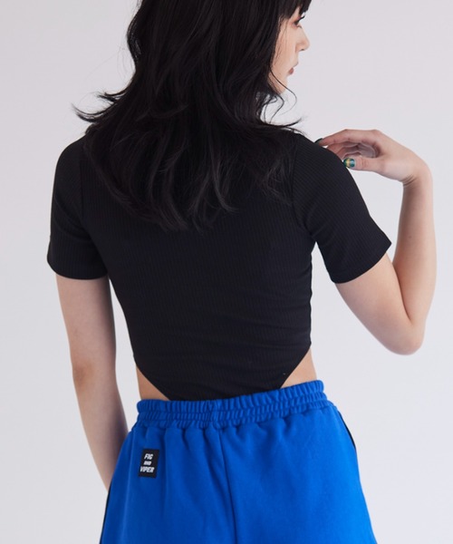 FIG&VIPER（フィグアンドバイパー）の「ハーフZIP半袖ハイレグボディスーツ（その他トップス・レディース・ホワイト/ブラック/ライトパープル・FREE）」の8枚目の写真