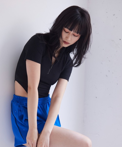 FIG&VIPER（フィグアンドバイパー）の「ハーフZIP半袖ハイレグボディスーツ（その他トップス・レディース・ホワイト/ブラック/ライトパープル・FREE）」の18枚目の写真