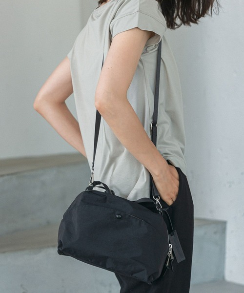 BAYFLOW（ベイフロー）の「7PKソフトボストンショルダーバッグ（ボストンバッグ・レディース・ブラック/ベージュ/ピンク/グリーン・FREE）」の2枚目の写真