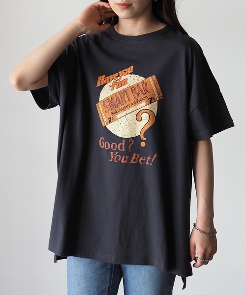 Riberry(リベリー)の「SMART BAR コットンプリントTシャツ/前後差ビッグTシャツ(Tシャツ/カットソー・レディース・スミクロ/ラベンダー/オフホワイト/グリーン/ブルー・FREE)」の4枚目の写真