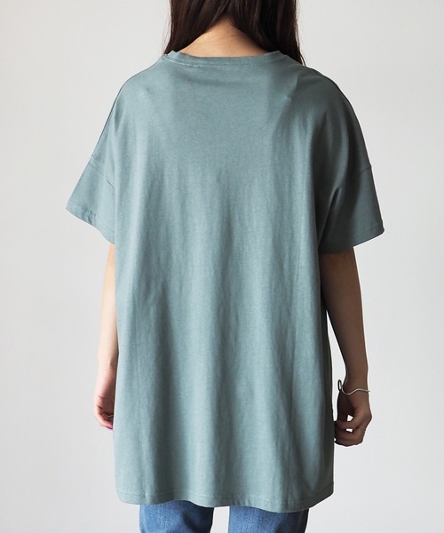 Riberry(リベリー)の「SMART BAR コットンプリントTシャツ/前後差ビッグTシャツ(Tシャツ/カットソー・レディース・スミクロ/ラベンダー/オフホワイト/グリーン/ブルー・FREE)」の14枚目の写真