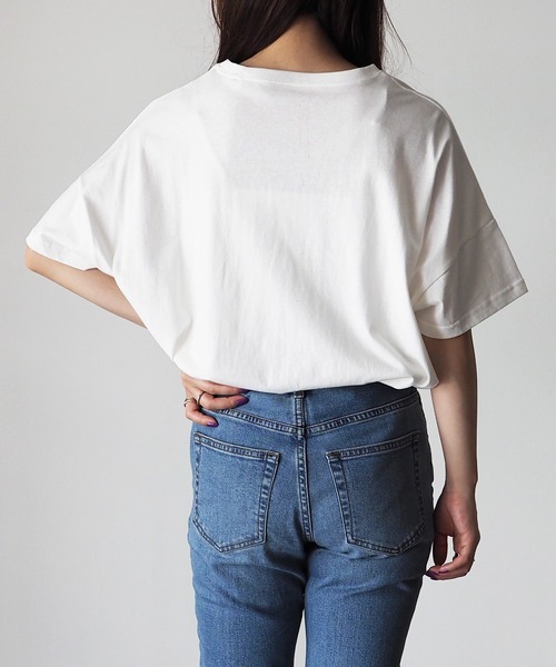 Riberry(リベリー)の「SMART BAR コットンプリントTシャツ/前後差ビッグTシャツ(Tシャツ/カットソー・レディース・スミクロ/ラベンダー/オフホワイト/グリーン/ブルー・FREE)」の16枚目の写真