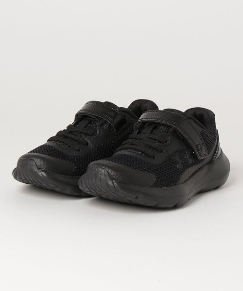 UNDER ARMOUR(アンダーアーマー)の「UAサージ3 AC(ランニング/キッズ/ボーイズ)(スニーカー・キッズ・ブラック/ブラック×ブラック・19.0cm/18.5cm/17.5cm/20.0cm/21.5cm/18.0cm/17.0cm/21.0cm/19.5cm/20.5cm/16.5cm/22.0cm)」の1枚目の写真