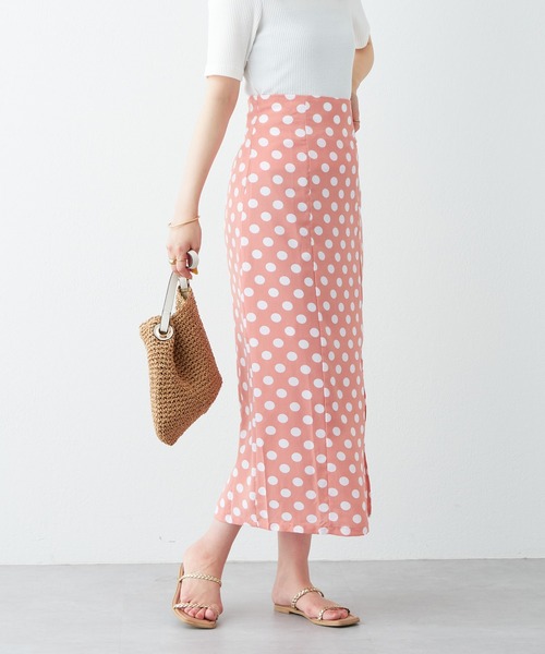 natural couture（ナチュラルクチュール）の「シルエットにもこだわった コインドットスリットスカート（スカート・レディース・ブラック/グリーン/ピンク・FREE）」の3枚目の写真