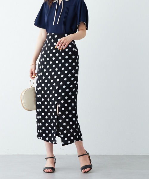 natural couture（ナチュラルクチュール）の「シルエットにもこだわった コインドットスリットスカート（スカート・レディース・ブラック/グリーン/ピンク・FREE）」の4枚目の写真