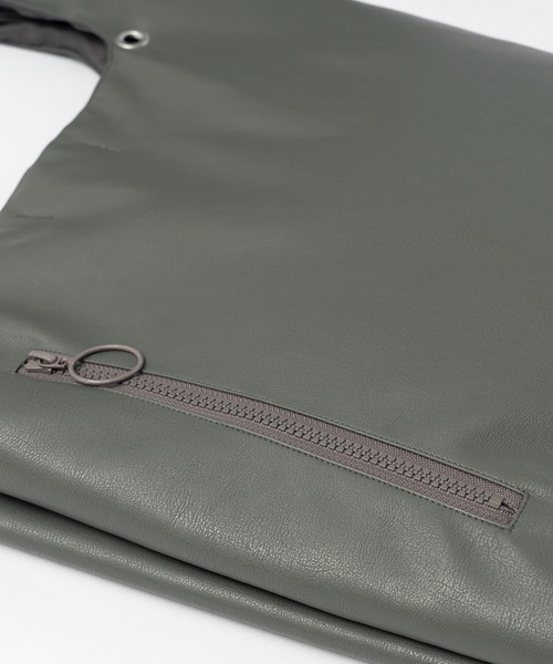 Wizzard（ウィザード）の「Wizzard ウィザード / PADDED LEATHER MARKET BAG / WAA22-001（トートバッグ・メンズ・ブラック/グレー・FREE）」の3枚目の写真