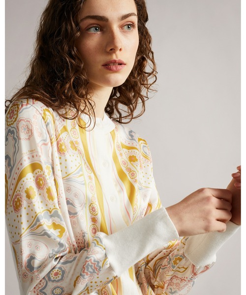 Ted Baker(テッドベーカー)の「ZORINA レトロプリント カーディガン(カーディガン/ボレロ・レディース・ホワイト・3/1/0/2)」の3枚目の写真