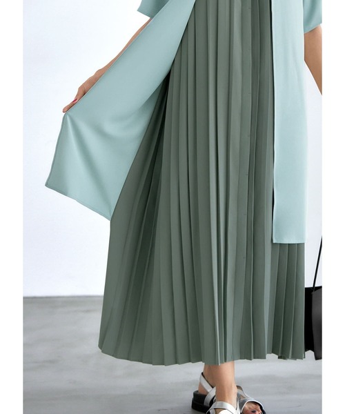 STYLE DELI（スタイルデリ）の「【LUXE】配色レイヤードプリーツワンピース（ワンピース・レディース・グリーン/マスタード・01/02）」の5枚目の写真