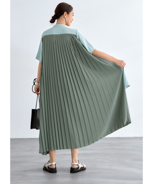 STYLE DELI（スタイルデリ）の「【LUXE】配色レイヤードプリーツワンピース（ワンピース・レディース・グリーン/マスタード・01/02）」の4枚目の写真