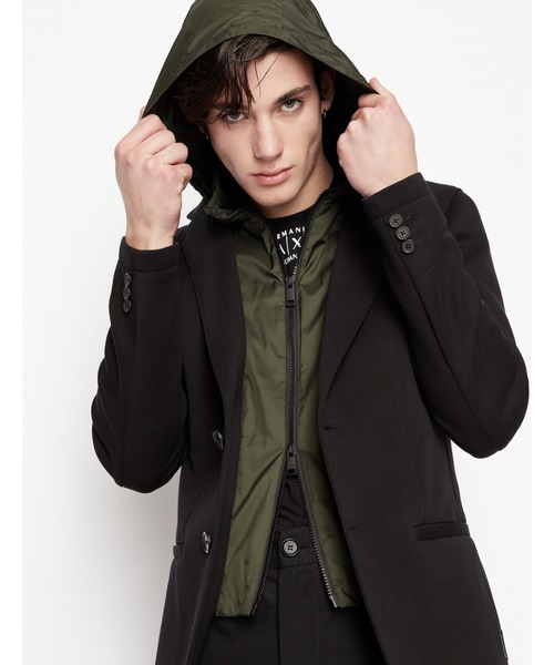 ARMANI EXCHANGE（アルマーニエクスチェンジ）の「【A|X アルマーニ エクスチェンジ】フード付き　ジャージーレイヤードジャケット（テーラードジャケット・メンズ・ブラック・LARGE/MEDIUM/SMALL/X-LARGE/X-SMALL）」の4枚目の写真