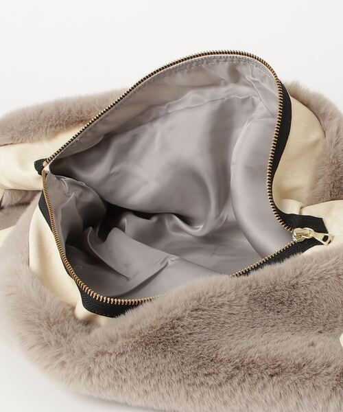 RehersalL（リハーズオール）の「rehersall/リハーズオール/ECO Fur BAGネックウォーマー（ショルダーバッグ・レディース・ブラック/グレー・F）」の4枚目の写真