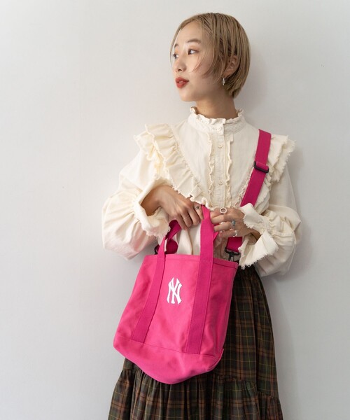 FREAK'S STORE（フリークスストア）の「MLB × FREAK'S STORE/エムエルビー/メジャーリーグベースボール 別注MLB TOTE MEDIUM/別注エムエルビートートバッグMサイズ（トートバッグ・レディース・ネイビー/ピンク/グリーン/その他・ONE SIZE）」の9枚目の写真