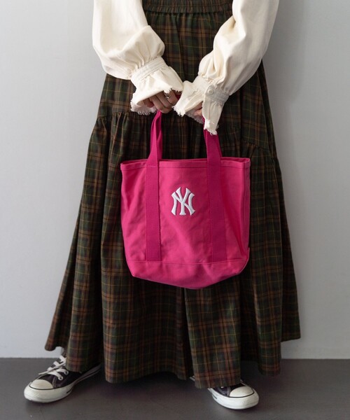 FREAK'S STORE（フリークスストア）の「MLB × FREAK'S STORE/エムエルビー/メジャーリーグベースボール 別注MLB TOTE MEDIUM/別注エムエルビートートバッグMサイズ（トートバッグ・レディース・ネイビー/ピンク/グリーン/その他・ONE SIZE）」の11枚目の写真