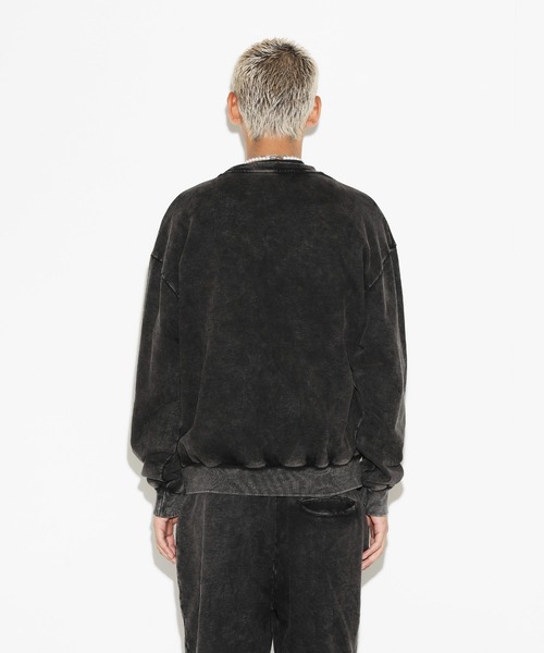 LEGENDA（レジェンダ）の「レジェンダ アシッドウォッシュ ローズ ホールディング スウェットシャツ / LEGENDA Acid-Wash Rose Holding Sweatshirt（スウェット・メンズ・ブラック×ホワイト/ブラック×パープル/ブラック×グリーン/ブラック×ブルー・FREE）」の15枚目の写真