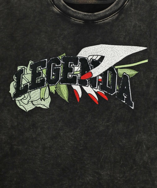 LEGENDA（レジェンダ）の「レジェンダ アシッドウォッシュ ローズ ホールディング スウェットシャツ / LEGENDA Acid-Wash Rose Holding Sweatshirt（スウェット・メンズ・ブラック×ホワイト/ブラック×パープル/ブラック×グリーン/ブラック×ブルー・FREE）」の7枚目の写真