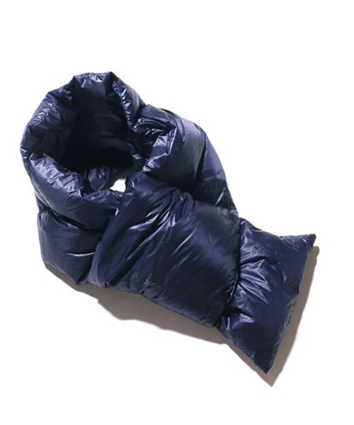 NANGA（ナンガ）の「NANGA/ナンガ POTABLE LIGHT DOWN MUFFLER(UNISEX) ダウンマフラー（マフラー・メンズ・ブラック/ベージュ/ネイビー/ブラウン/カーキ・FREE）」の5枚目の写真