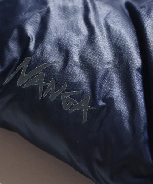 NANGA（ナンガ）の「NANGA/ナンガ POTABLE LIGHT DOWN MUFFLER(UNISEX) ダウンマフラー（マフラー・メンズ・ブラック/ベージュ/ネイビー/ブラウン/カーキ・FREE）」の6枚目の写真