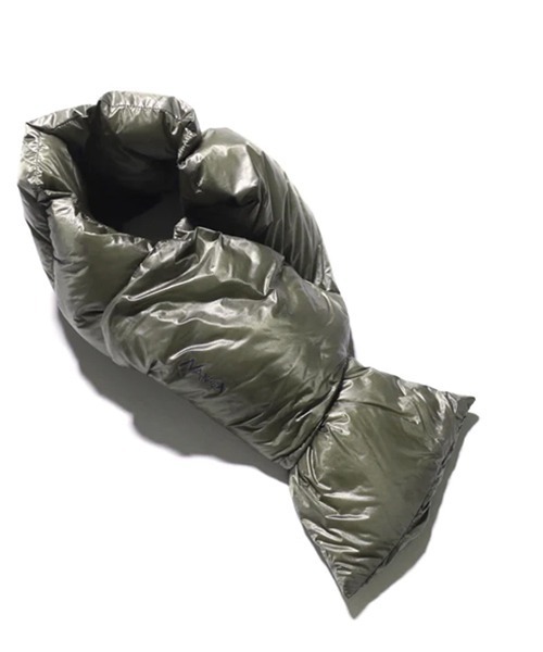 NANGA（ナンガ）の「NANGA/ナンガ POTABLE LIGHT DOWN MUFFLER(UNISEX) ダウンマフラー（マフラー・メンズ・ブラック/ベージュ/ネイビー/ブラウン/カーキ・FREE）」の13枚目の写真