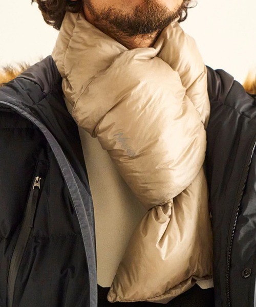 NANGA（ナンガ）の「NANGA/ナンガ POTABLE LIGHT DOWN MUFFLER(UNISEX) ダウンマフラー（マフラー・メンズ・ブラック/ベージュ/ネイビー/ブラウン/カーキ・FREE）」の21枚目の写真