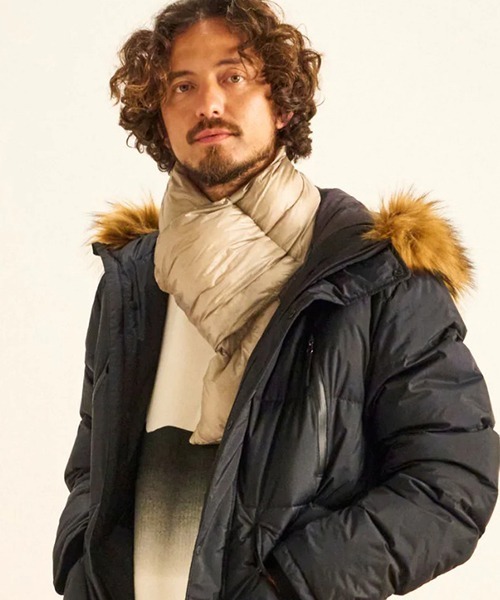 NANGA（ナンガ）の「NANGA/ナンガ POTABLE LIGHT DOWN MUFFLER(UNISEX) ダウンマフラー（マフラー・メンズ・ブラック/ベージュ/ネイビー/ブラウン/カーキ・FREE）」の22枚目の写真