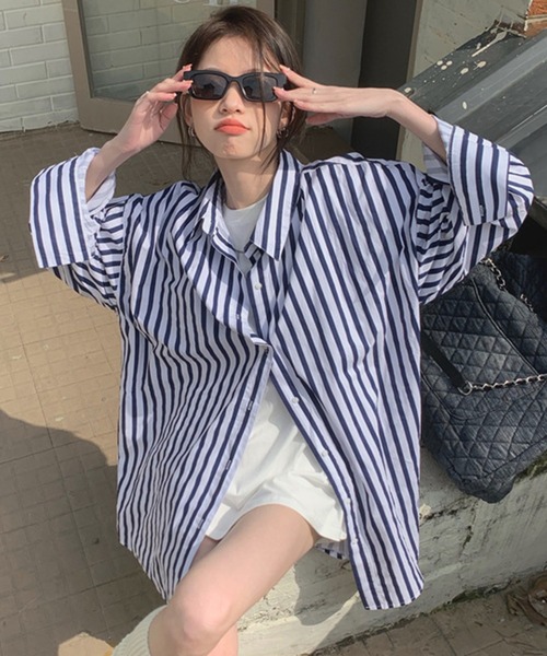DAY CLOSET(デイ クローゼット)の「レディース ストライプオーバーサイズドロップショルダーシャツ(シャツ/ブラウス・レディース・ホワイト×ネイビー/ミント・ONE SIZE)」の8枚目の写真